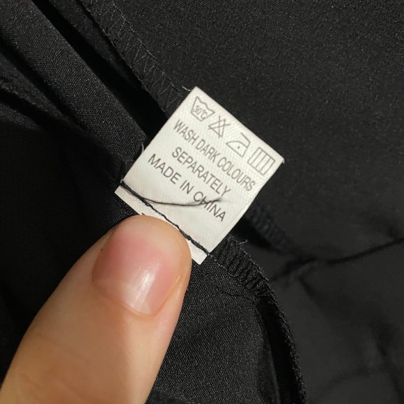 Ivory & Chain Black Caped Jumpsuit NWT - Picture 9 of 10